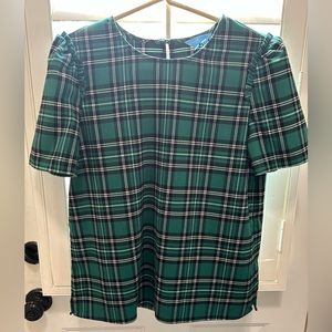 Draper James women’s plaid green top. Size 6. Great condition